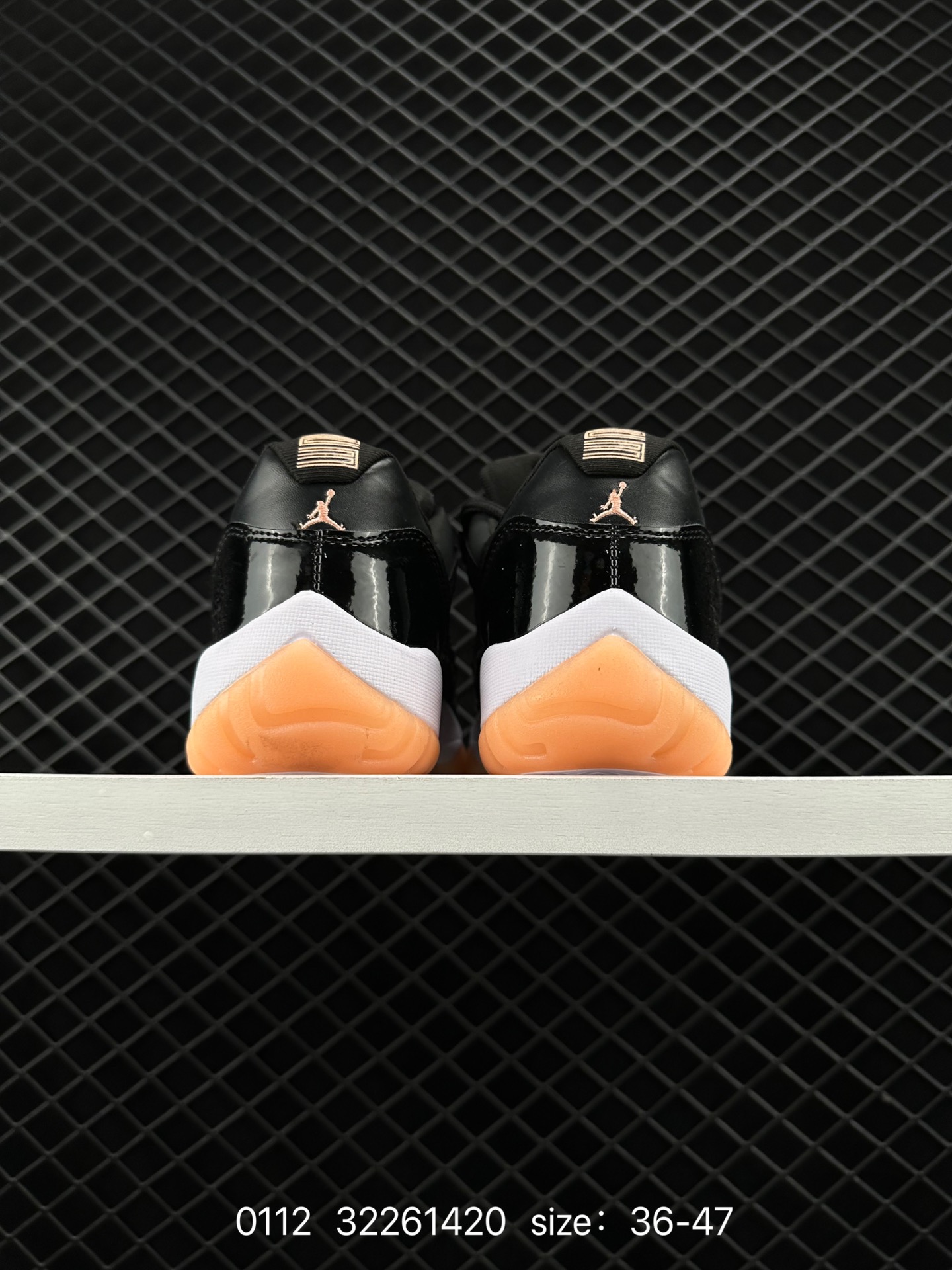 Nike Air Jordan 11 Retro Low LE